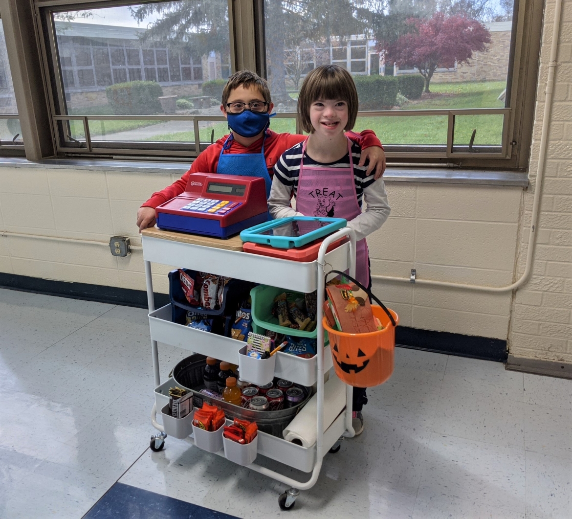 kids with treat cart